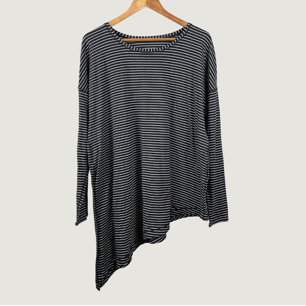 Lululemon Top Women 14 Gray White Striped Asymmetrical Long Sleeve Relaxed Tee